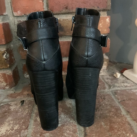 Leather Platform boots with buckle - Picture 3 of 6